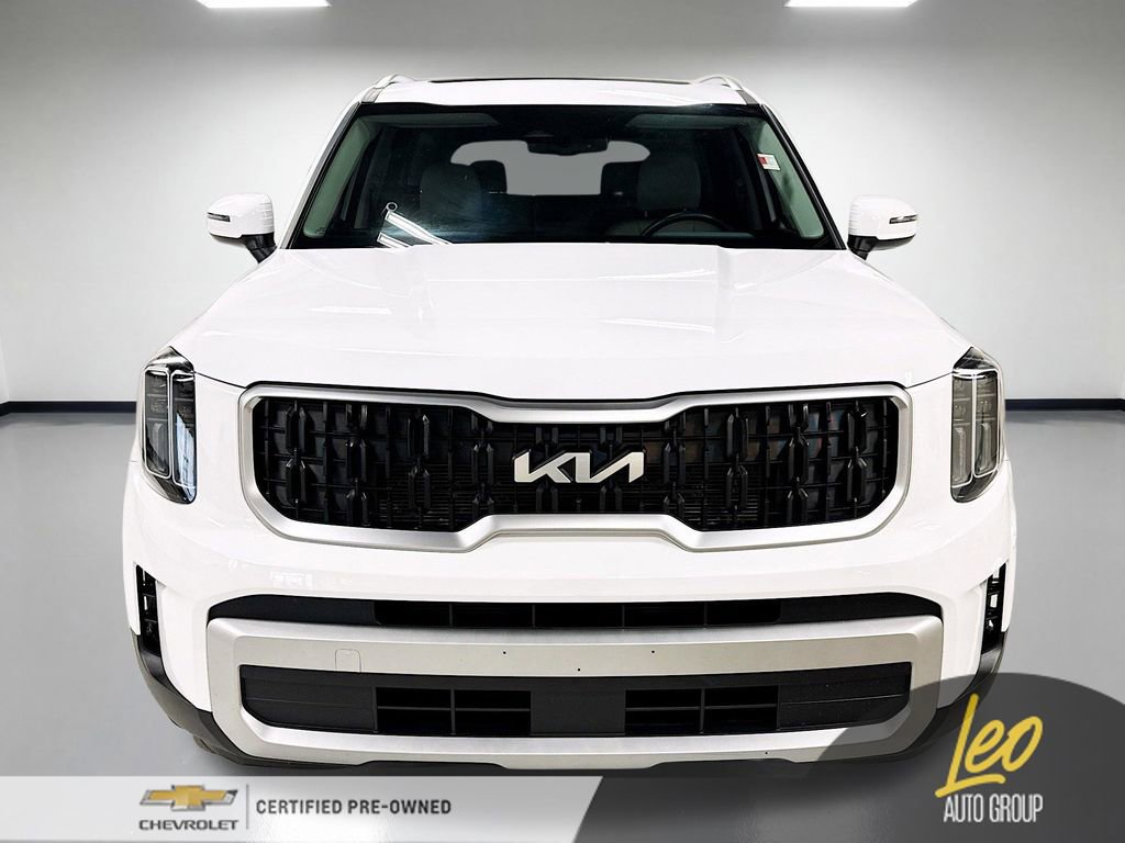 Used 2024 Kia Telluride EX w/ EX Captain's Chair Package image 2