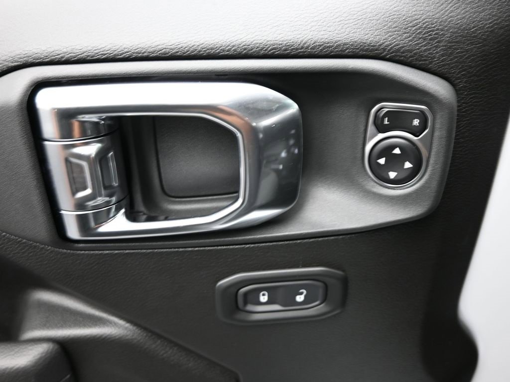 New 2025 Jeep Wrangler Unlimited Rubicon w/ Technology Group image 10