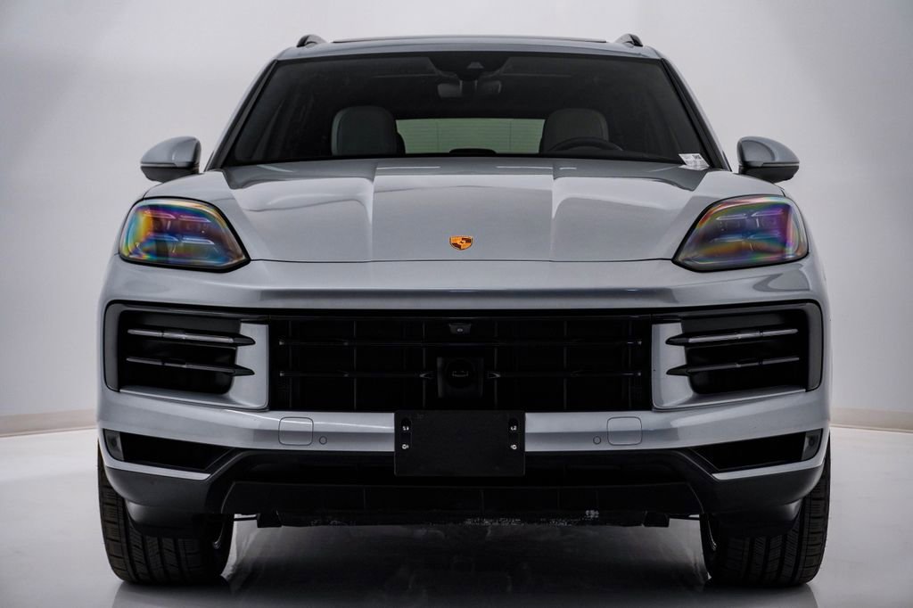 Certified 2025 Porsche Cayenne image 6