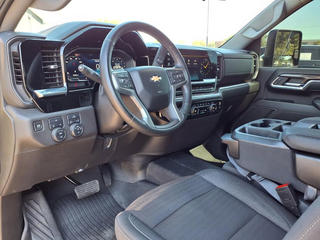 Used 2024 Chevrolet Silverado 2500 LT AWD/4WD image 21