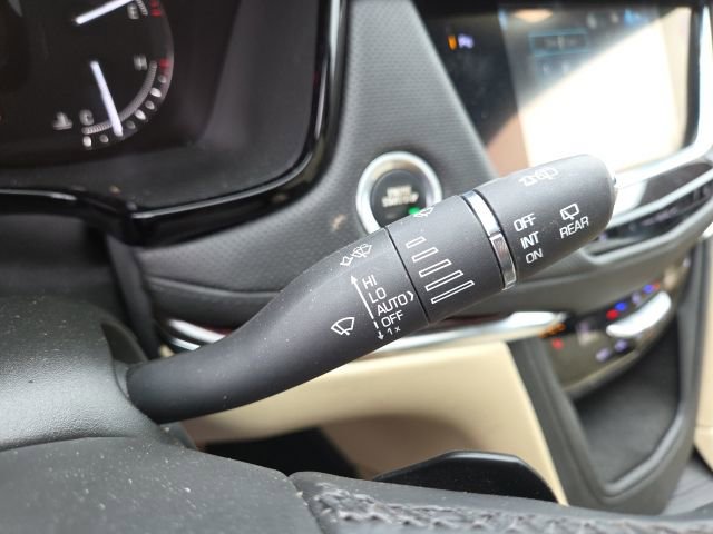 Used 2017 Cadillac XT5 Luxury image 59