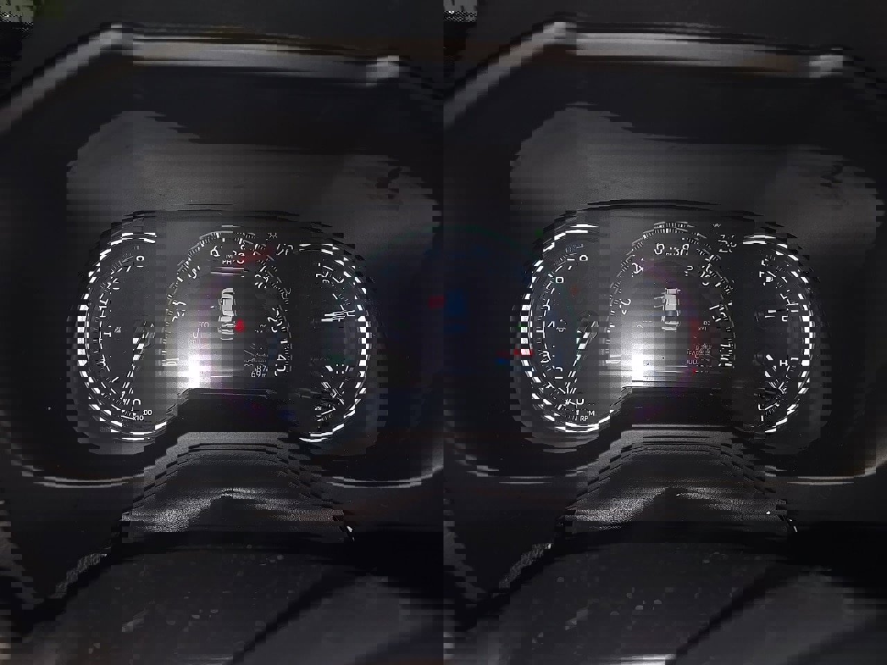 Used 2025 Toyota RAV4 XLE image 8