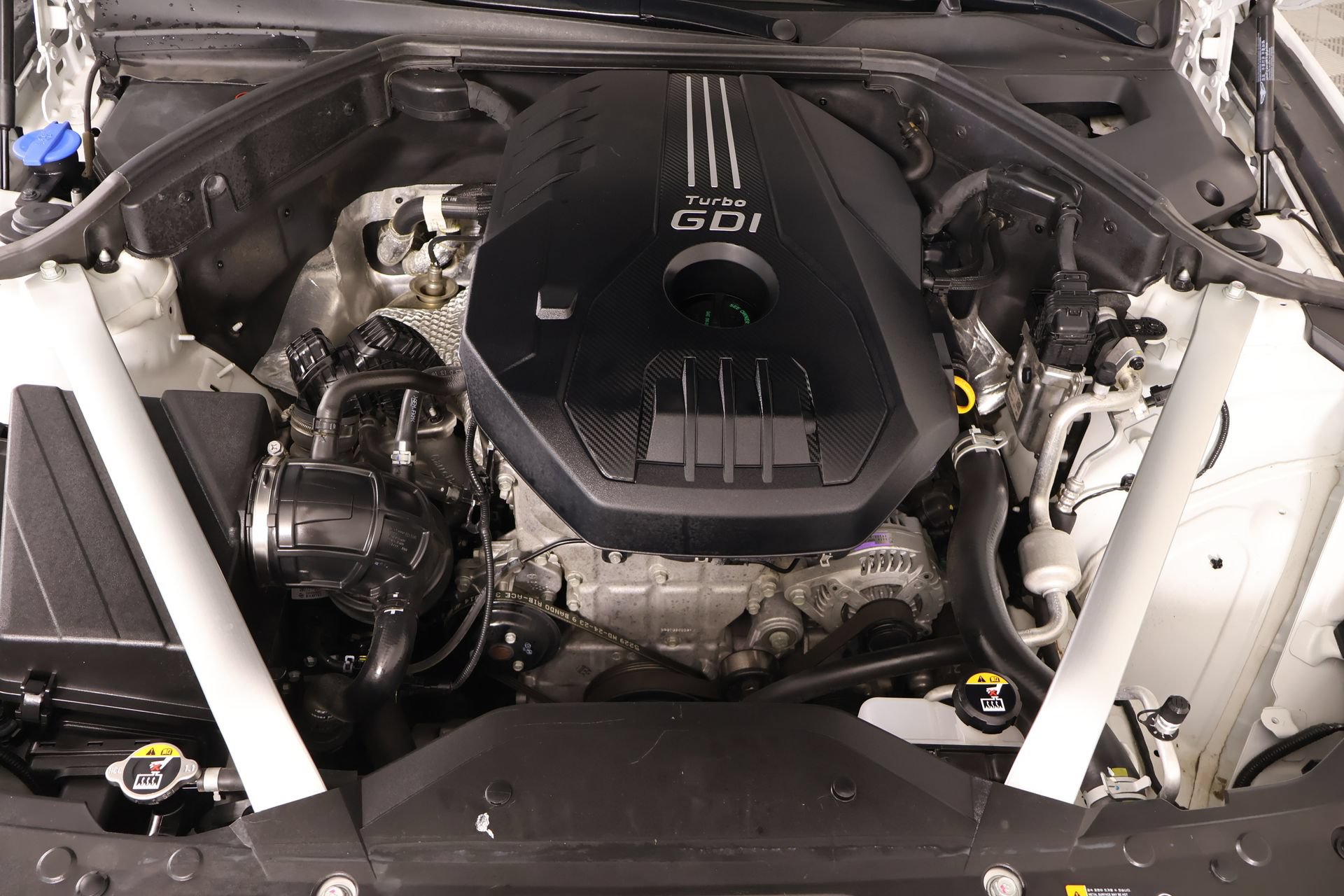 Used 2023 Genesis G70 2.0T w/ Sport Prestige Package RWD image 21