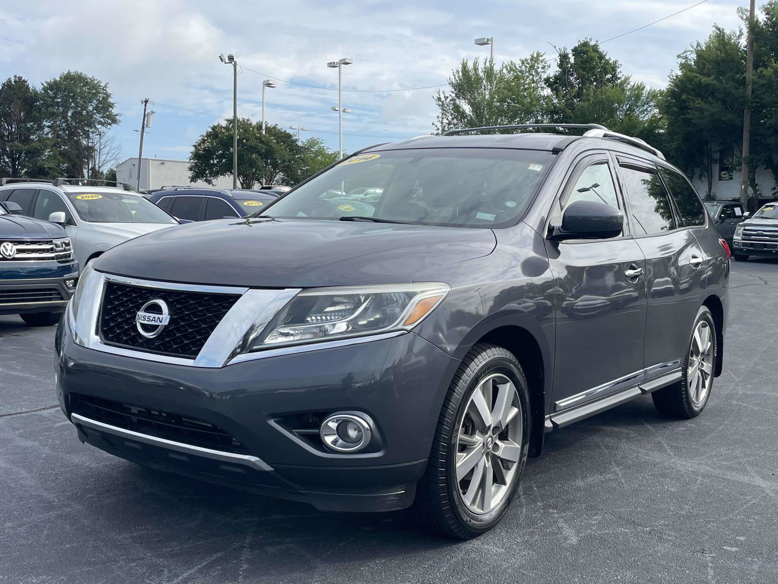 Used 2014 Nissan Pathfinder Platinum AWD/4WD image 3