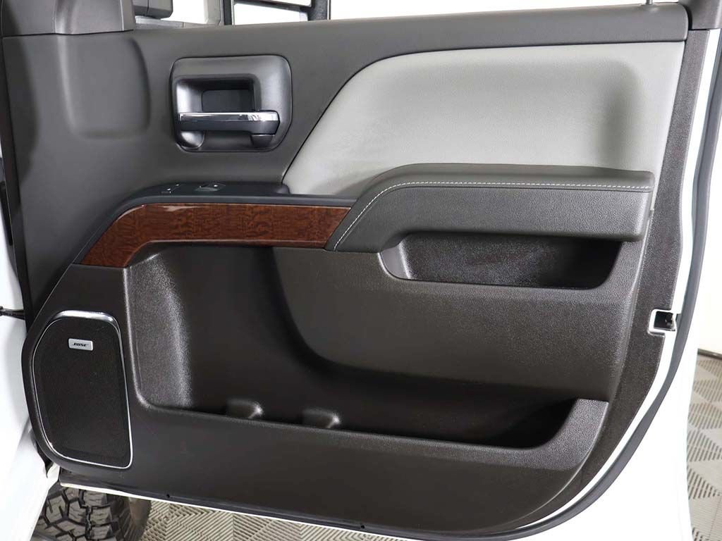 Used 2019 GMC Sierra 2500 SLT w/ Duramax Plus Package AWD/4WD image 22