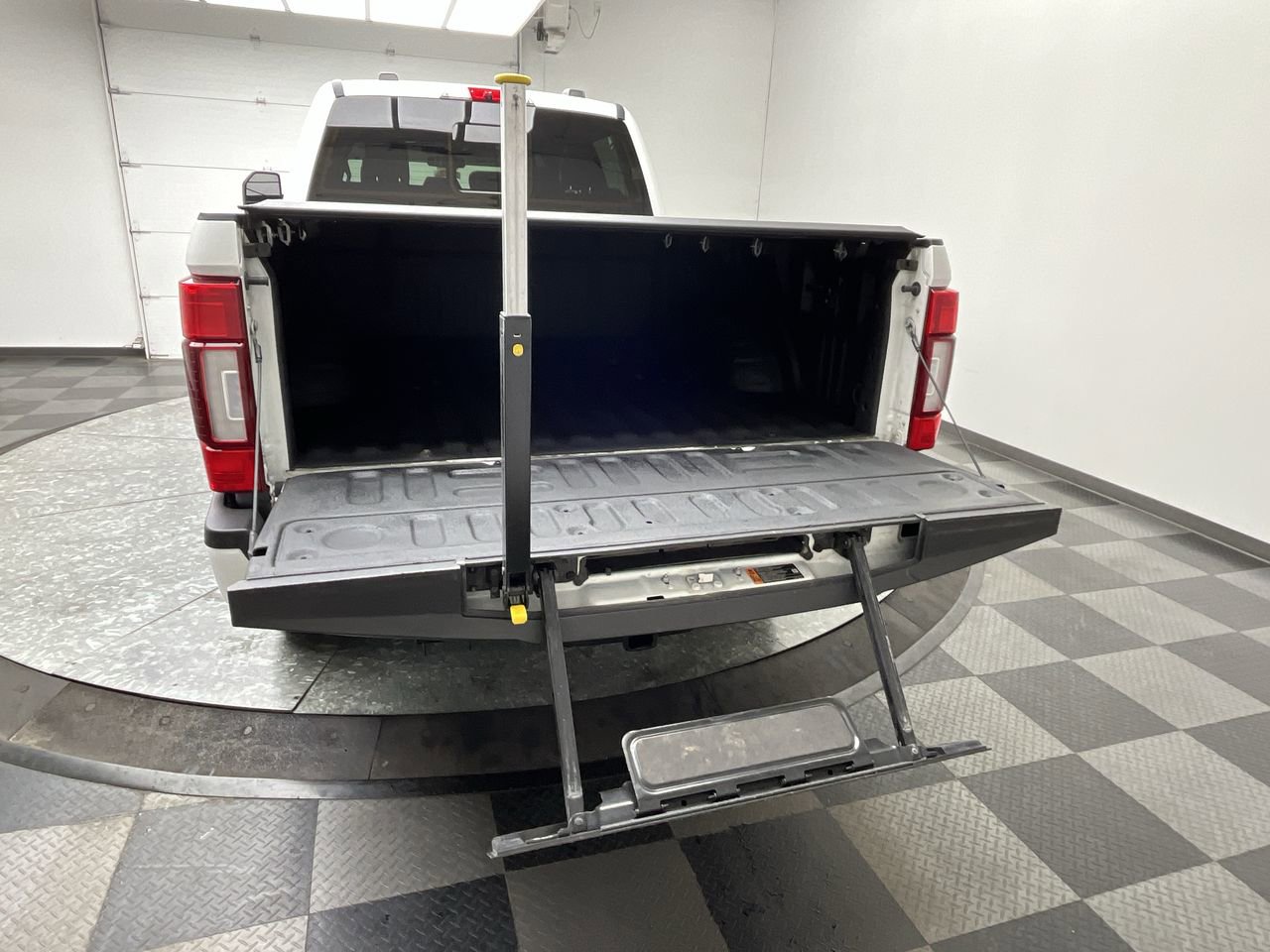 Used 2022 Ford F250 Platinum AWD/4WD image 36