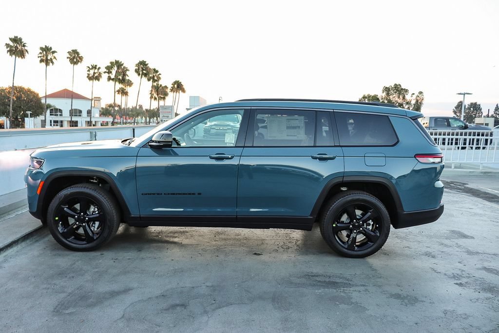 New 2026 Jeep Grand Cherokee L Limited w/ Limited Altitude Package AWD/4WD image 14
