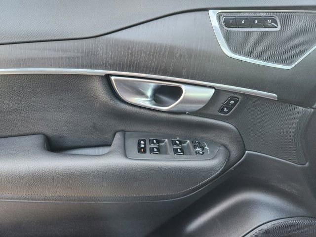 Used 2020 Volvo XC90 T6 Momentum image 24