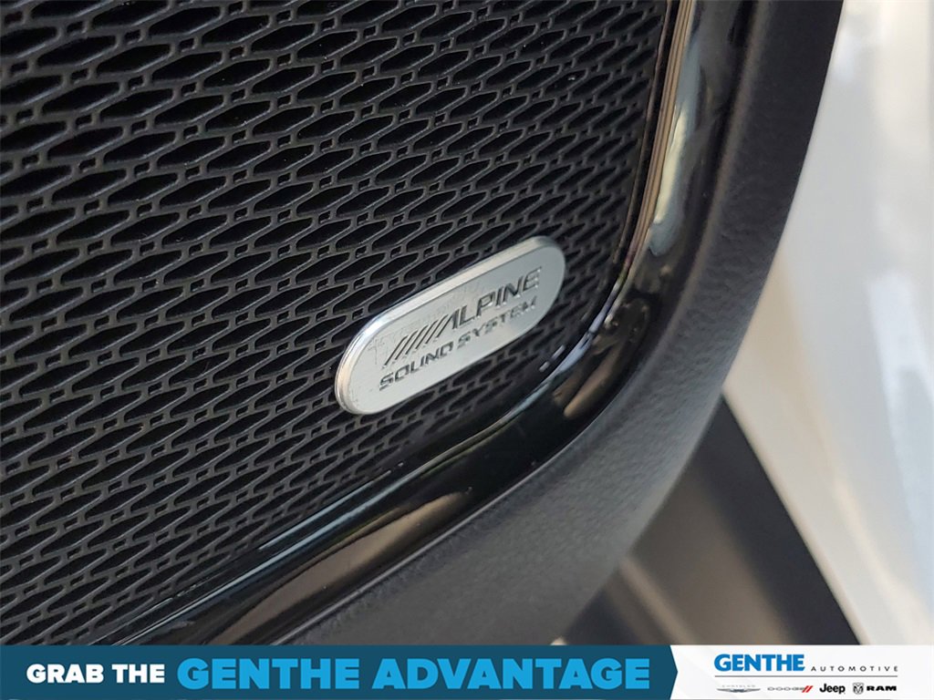 Used 2025 Jeep Compass Limited w/ Sun & Sound Group image 14