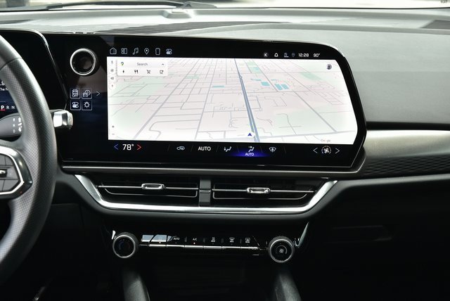 Used 2025 Chevrolet Equinox EV LT image 20