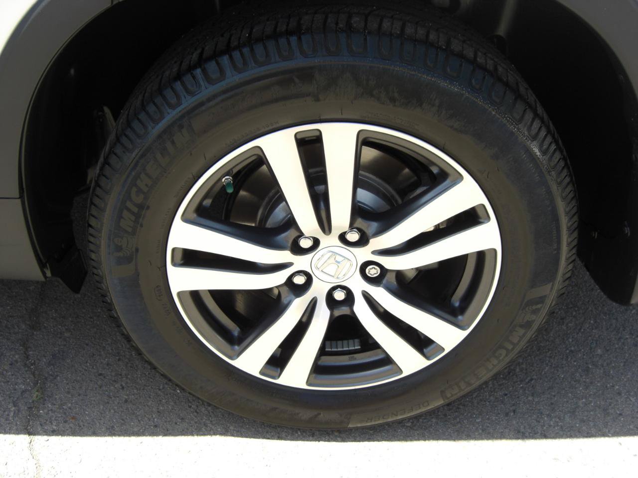 Used 2017 Honda Pilot EX-L image 4