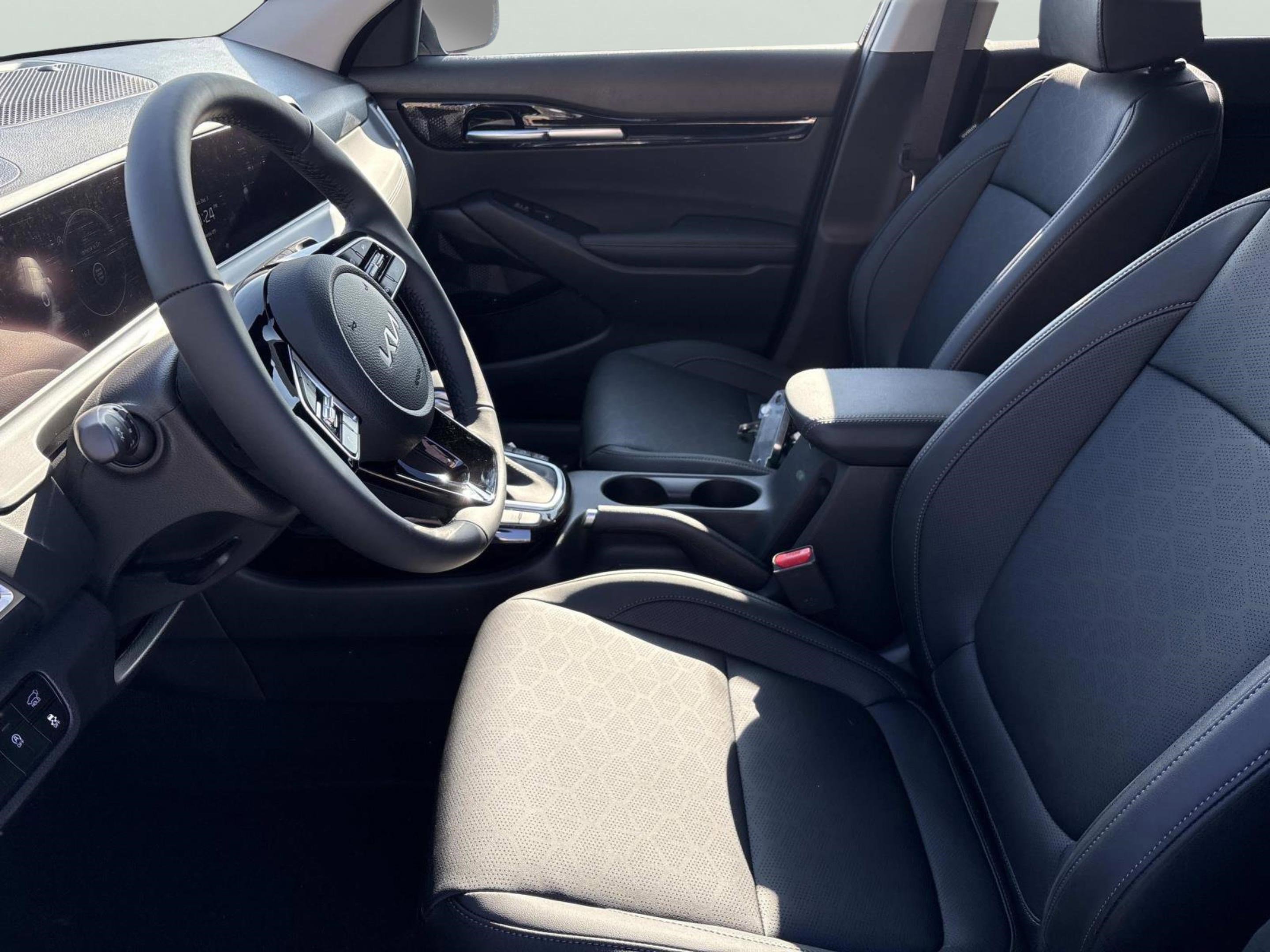 New 2026 Kia Seltos EX image 16