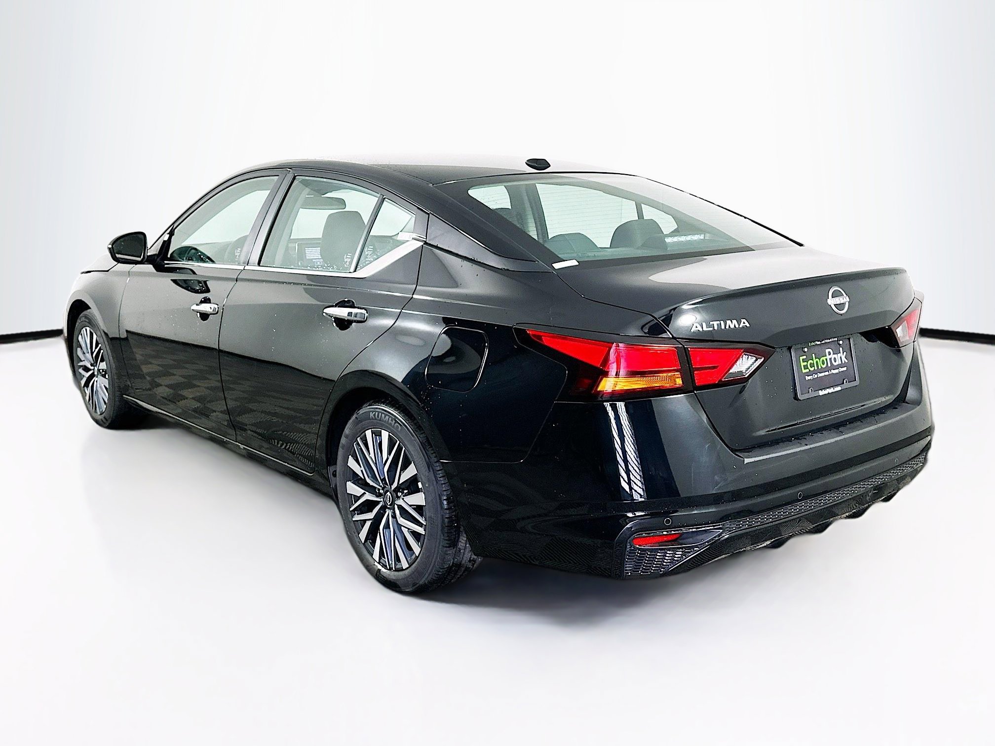 Used 2025 Nissan Altima 2.5 SV image 5
