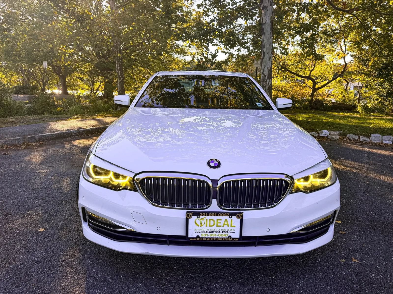 Used 2017 BMW 530i xDrive AWD/4WD image 3