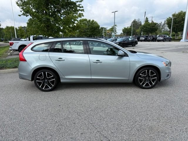 Used 2018 Volvo V60 T5 Dynamic FWD image 4