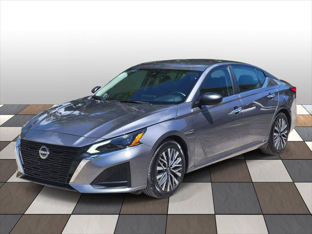 Used 2024 Nissan Altima 2.5 SV FWD image 1
