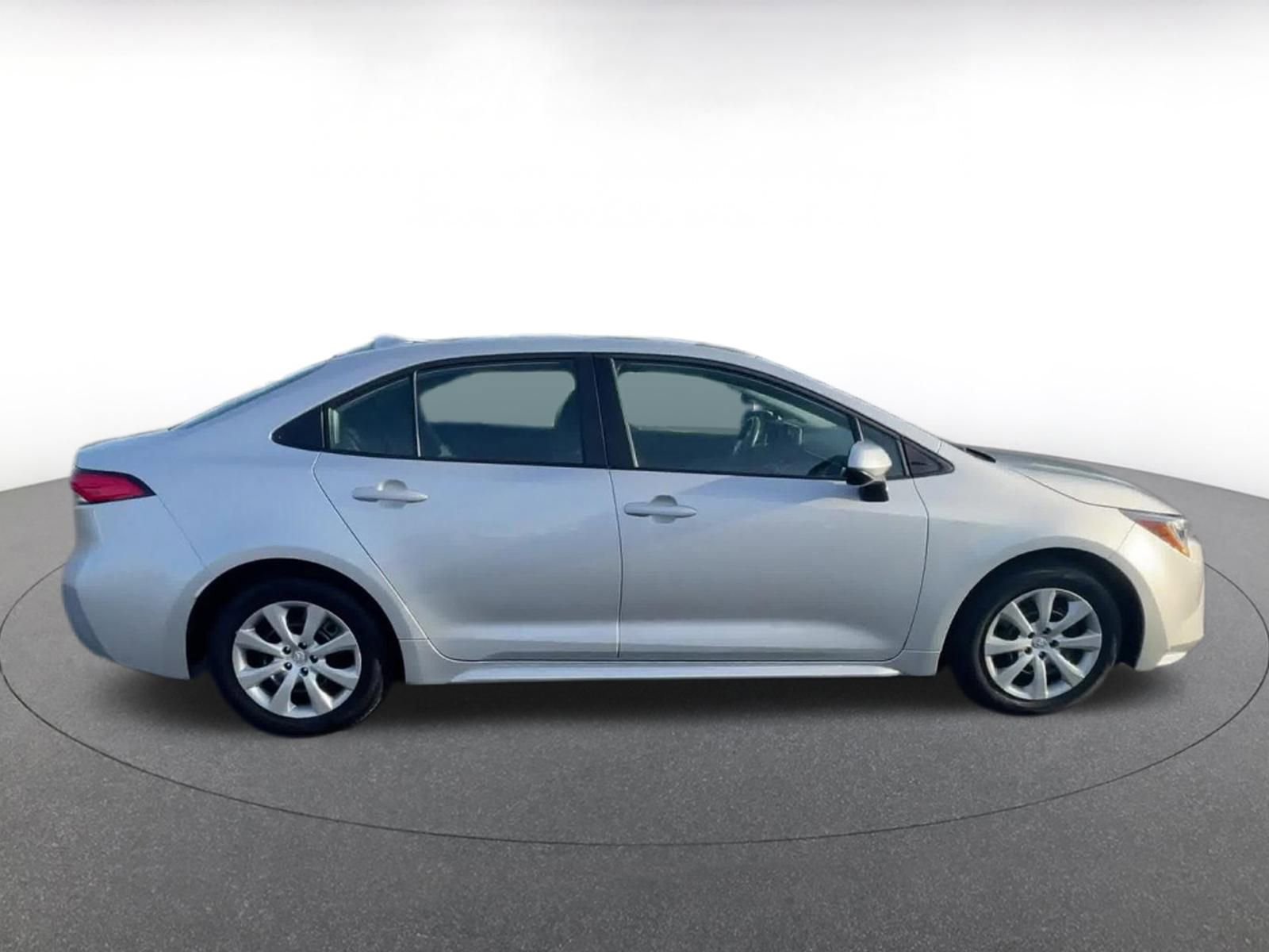 Used 2025 Toyota Corolla LE image 16