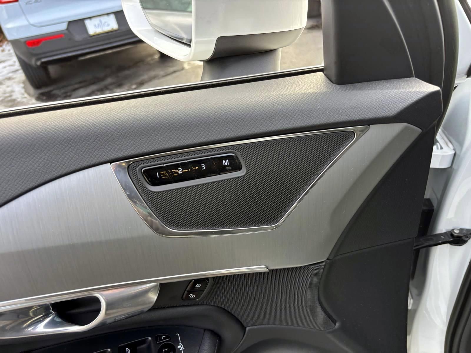 Used 2023 Volvo XC90 B5 Core w/ Protection Package Premier image 12