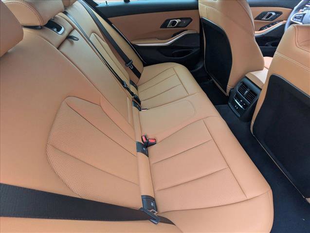 Certified 2025 BMW 330i Sedan w/ M Sport Package RWD image 21