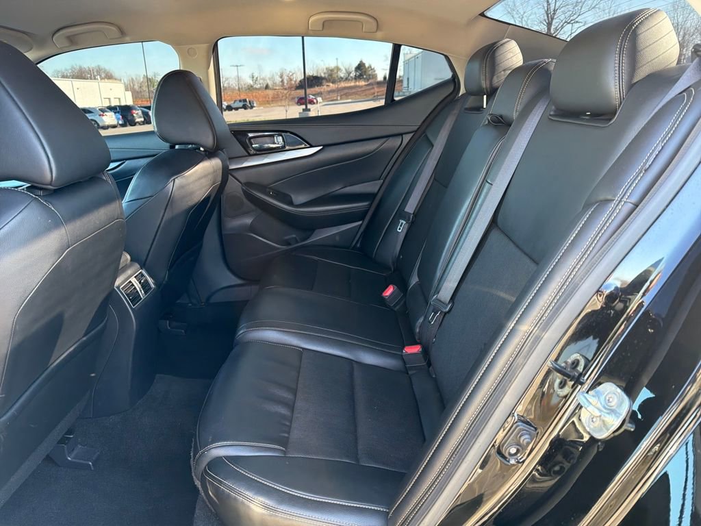 Used 2023 Nissan Maxima SV w/ Floor Mat Group image 27