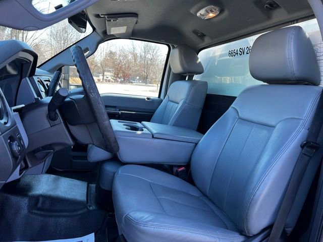 Used 2016 Ford F550 2WD Regular Cab Super Duty image 14