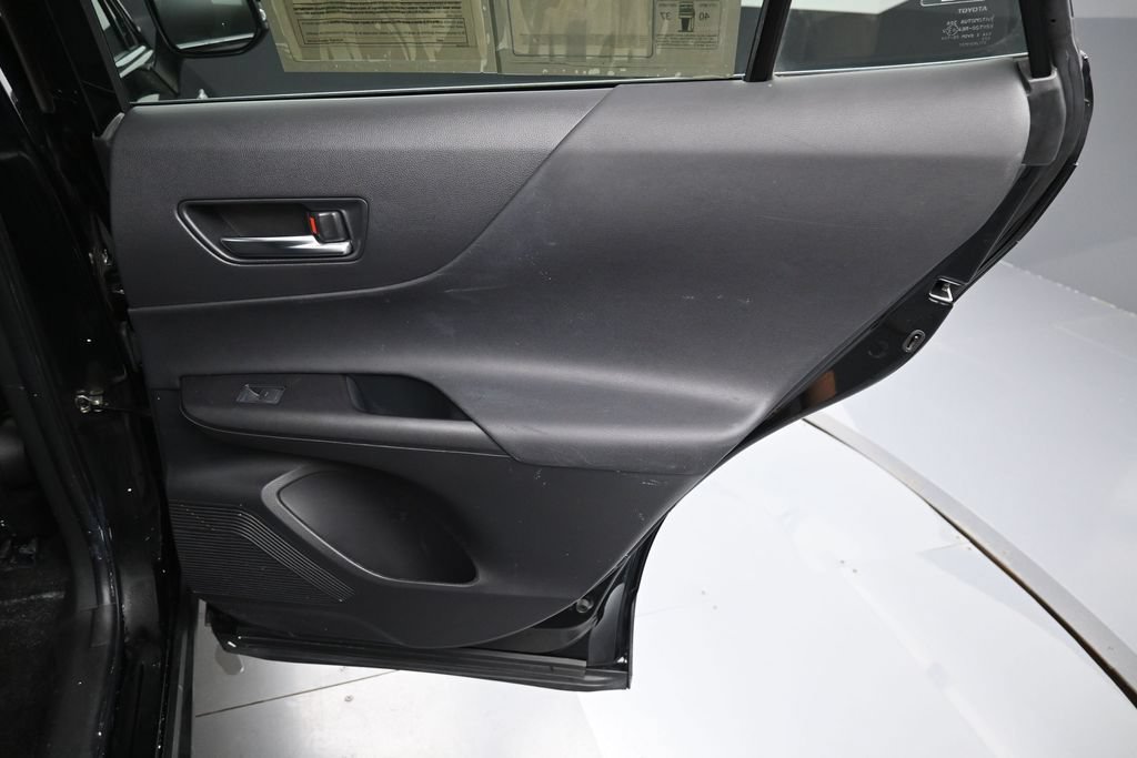 Certified 2021 Toyota Venza LE w/ Carpet Mat Package (TMS) AWD/4WD image 32