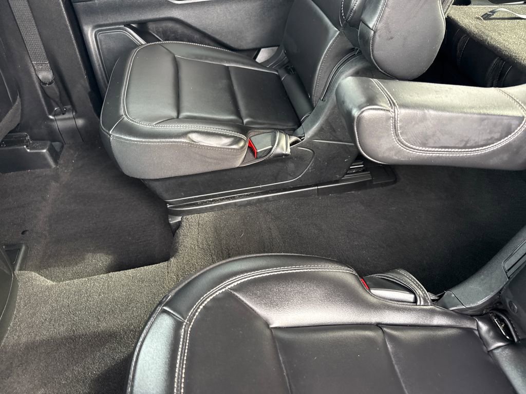 Used 2023 Ford Explorer XLT w/ Equipment Group 202A image 18