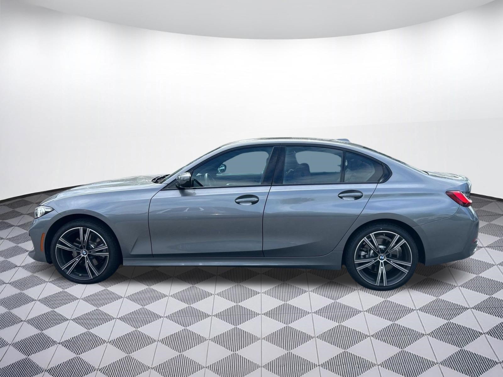 Used 2023 BMW 330i xDrive Sedan w/ Premium Package AWD/4WD image 2