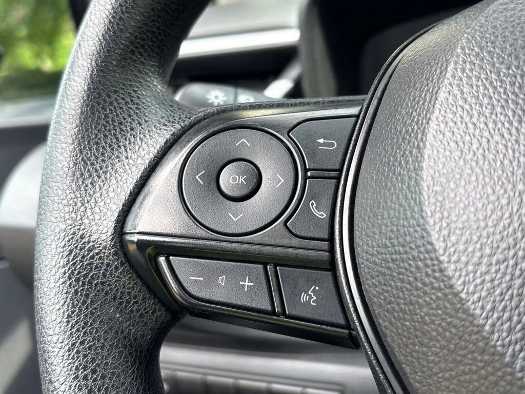 Used 2022 Toyota Corolla LE FWD image 22