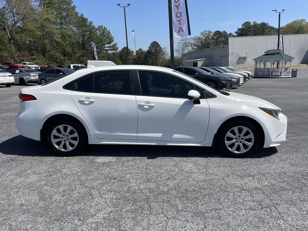 Used 2026 Toyota Corolla LE image 2