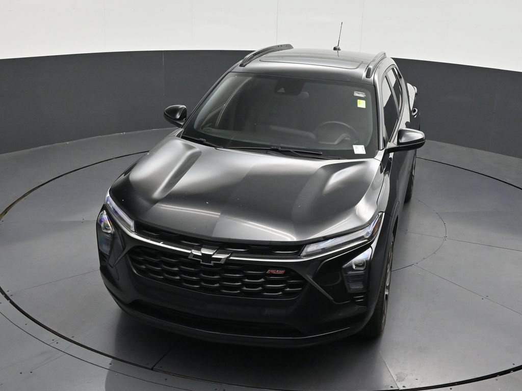 Used 2025 Chevrolet Trax RS w/ Sunroof Package FWD image 23