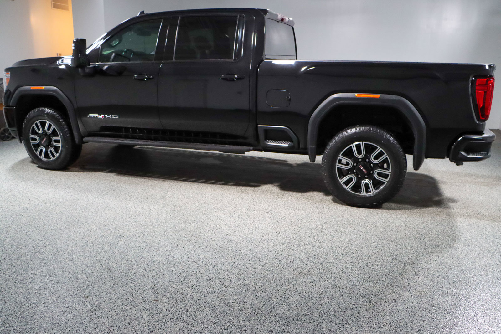 Used 2022 GMC Sierra 2500 AT4 w/ Gooseneck/5TH Wheel Package image 10