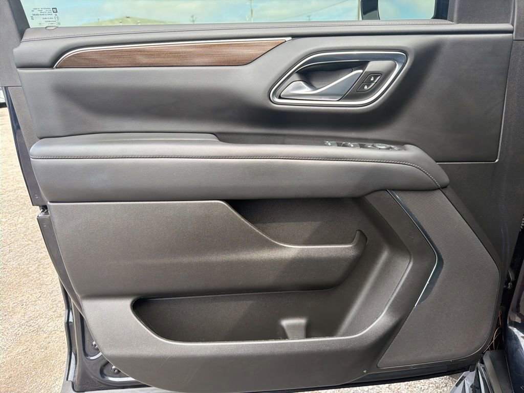 Used 2023 GMC Yukon SLE w/ Max Trailering Package image 12