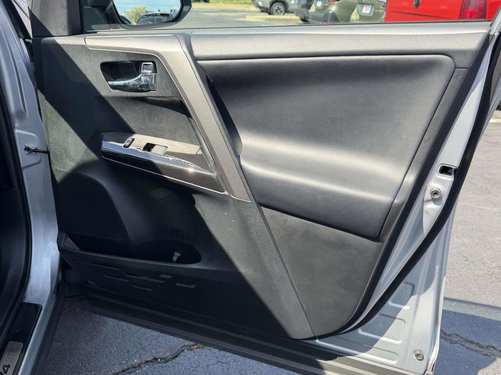 Used 2017 Toyota RAV4 SE w/ Power Extra Value Package image 10