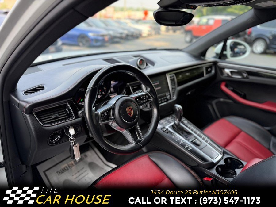 Used 2018 Porsche Macan AWD/4WD image 15