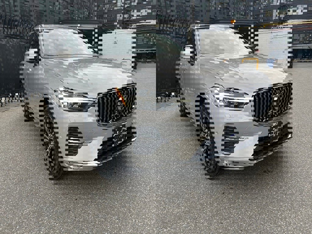 Certified 2022 Volvo XC60 B5 Inscription w/ Advanced Package image 2