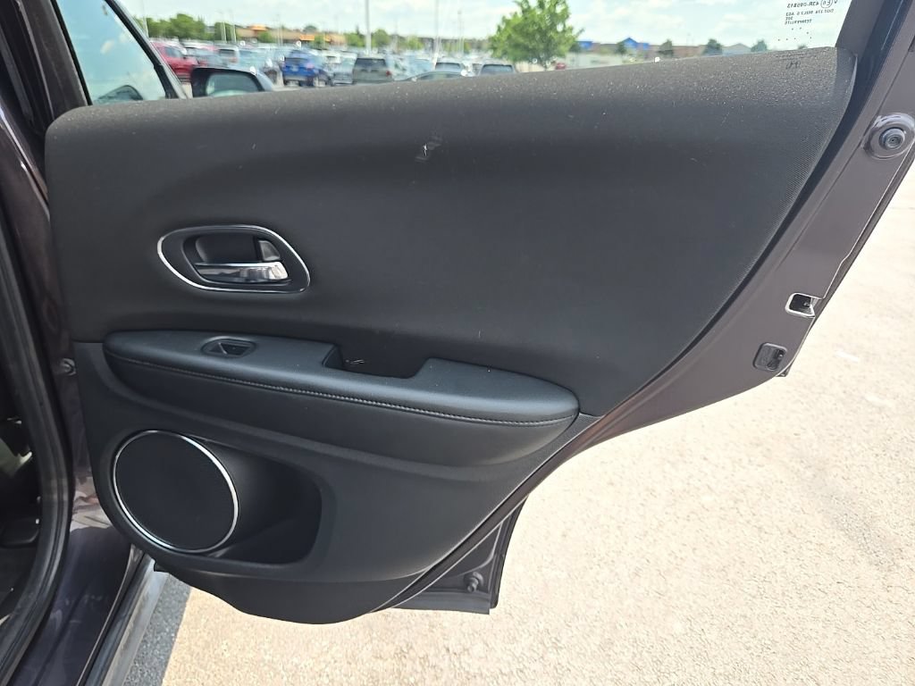Used 2016 Honda HR-V EX image 36