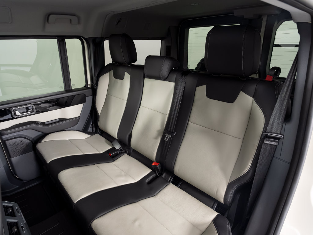Used 2025 INEOS Grenadier Station Wagon AWD/4WD image 37