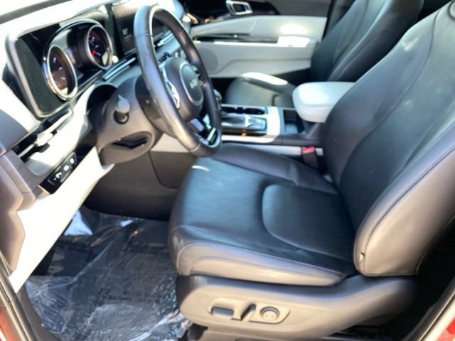 Used 2022 Kia Carnival EX FWD image 9