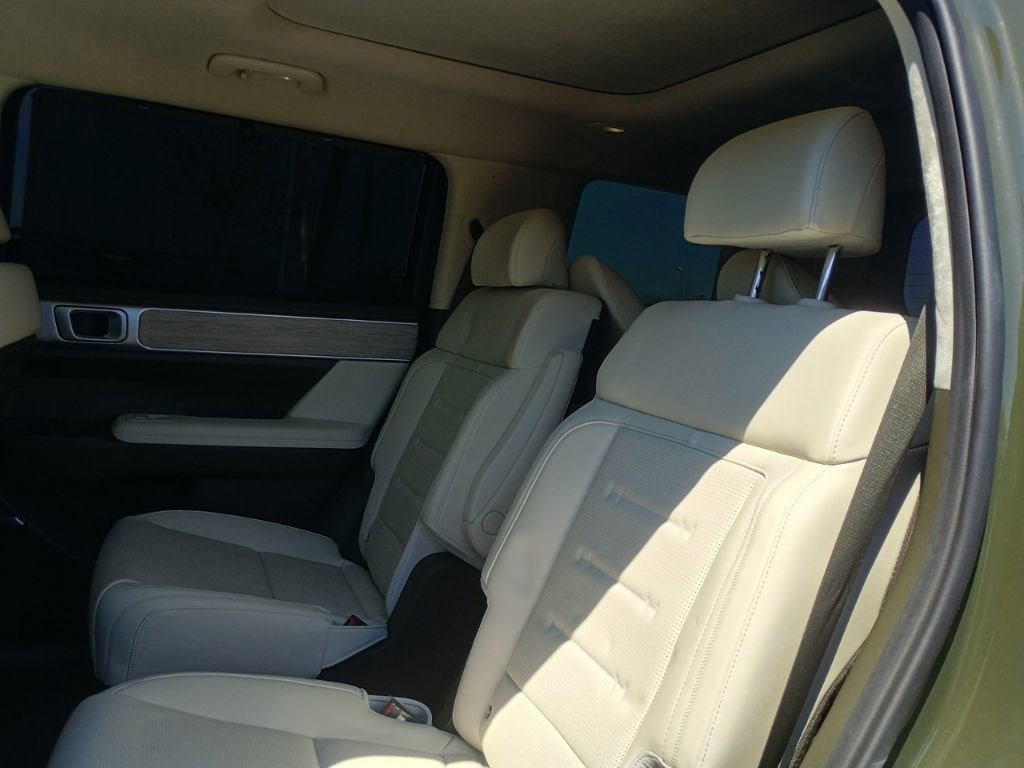 Used 2024 Hyundai Santa Fe Calligraphy image 17