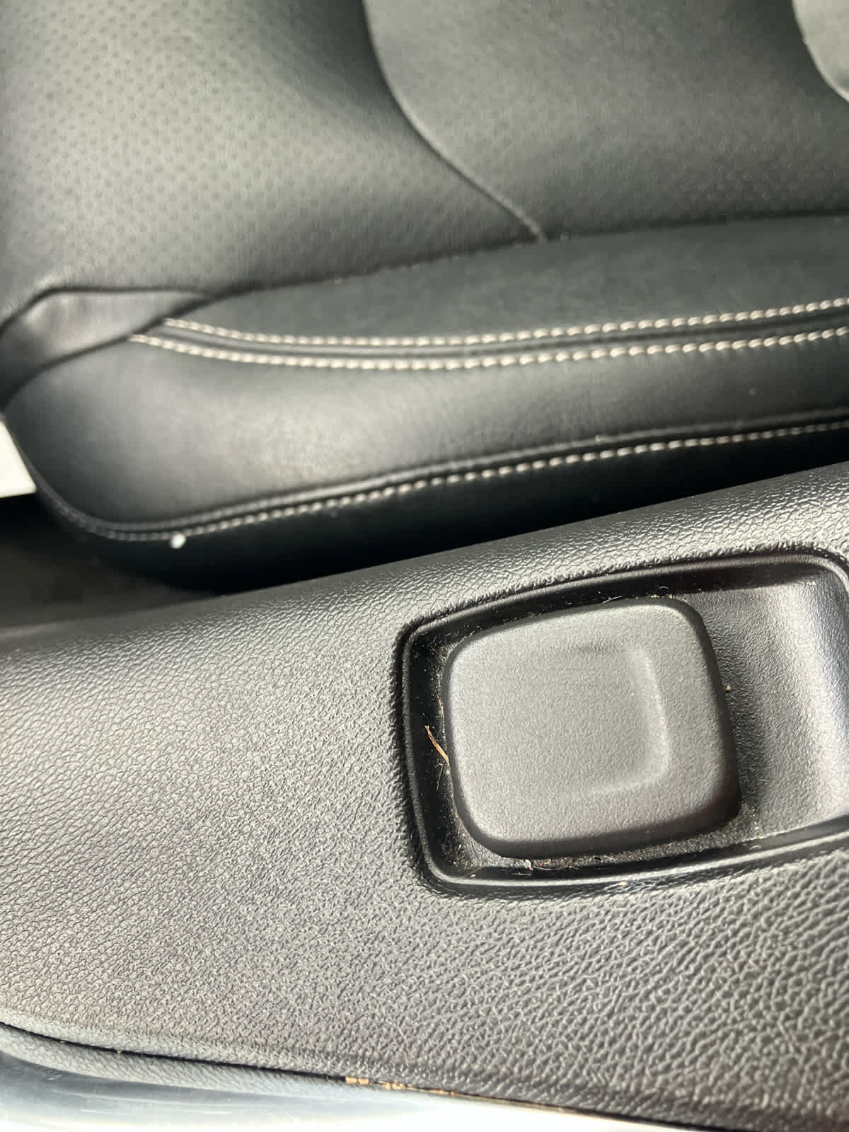 Used 2020 Chevrolet Camaro LS RWD image 30