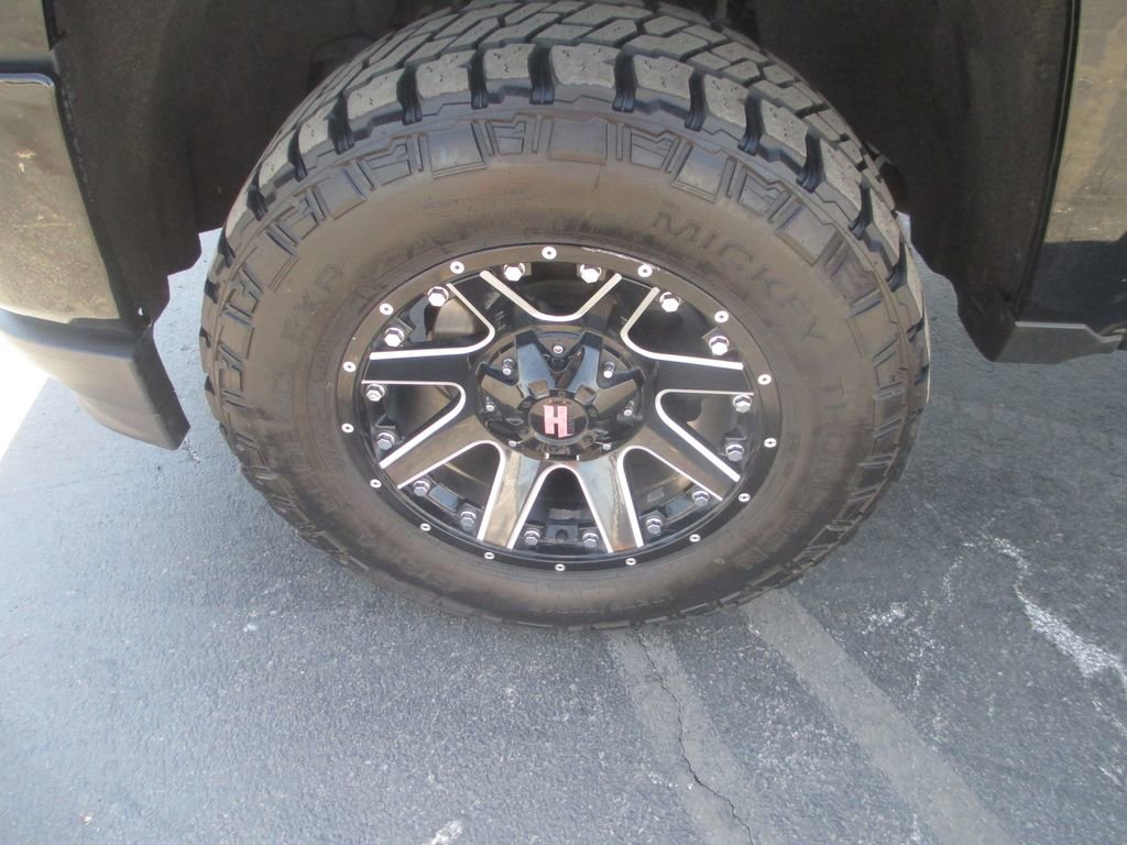 Used 2018 Chevrolet Silverado 1500 Custom w/ Custom Value Package AWD/4WD image 15