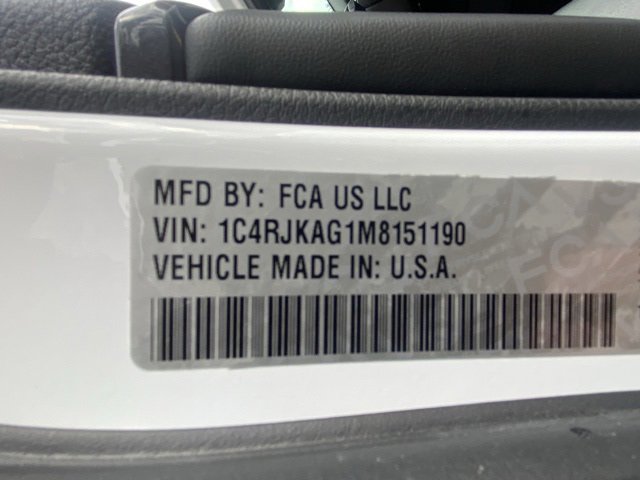 Used 2021 Jeep Grand Cherokee L Laredo image 24