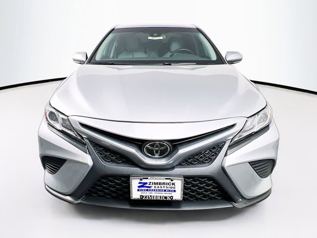 Used 2018 Toyota Camry SE image 2