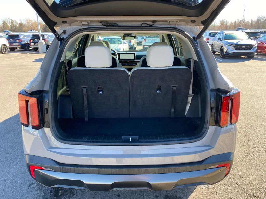 Certified 2025 Kia Sorento X-Line EX image 28