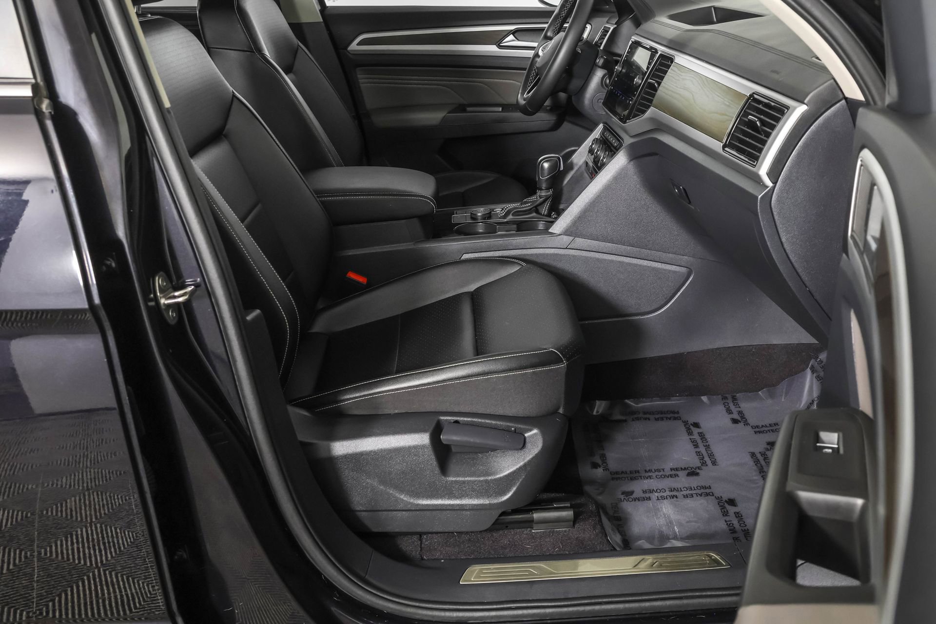 Used 2022 Volkswagen Atlas SE image 46