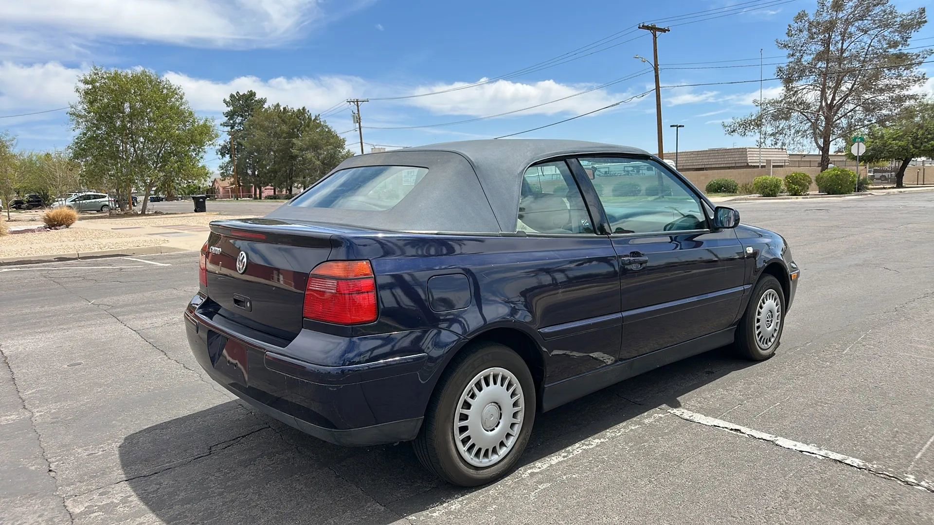 Used 2002 Volkswagen Cabrio GLS image 4
