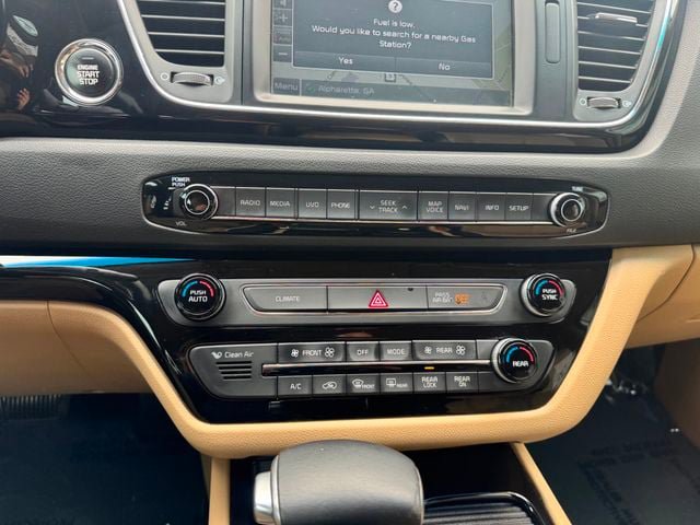 Used 2017 Kia Sedona SX Limited w/ Option Group 030 FWD image 14