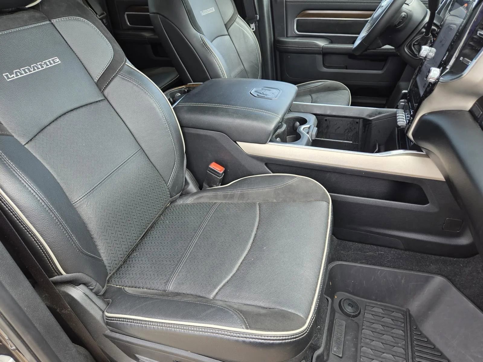 Used 2024 RAM 3500 Laramie w/ Towing Technology Group image 27