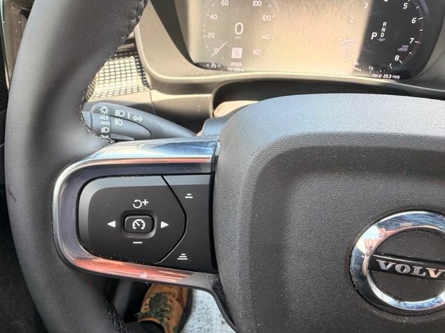 Used 2022 Volvo XC40 T5 R-Design w/ Climate Package AWD/4WD image 20